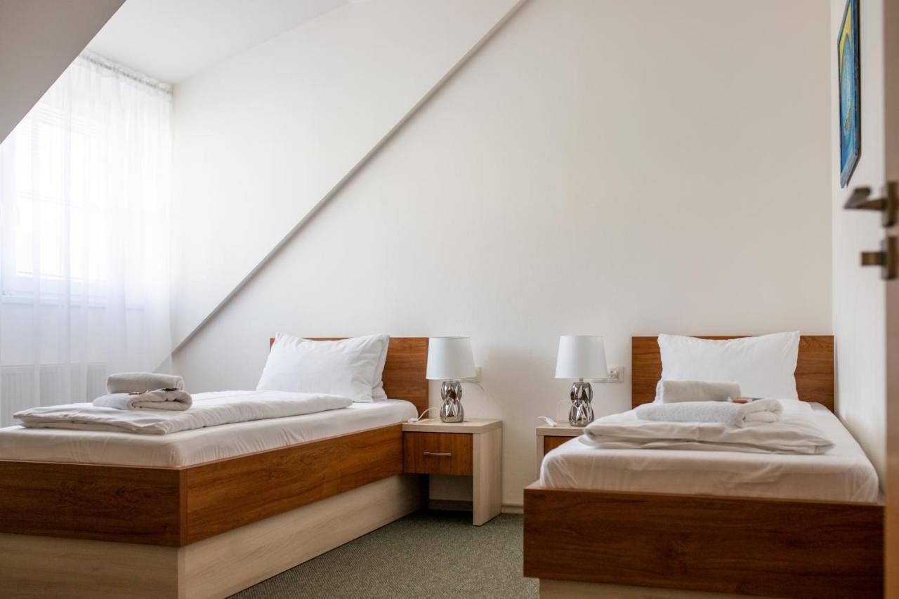 Tisnovska Rychta Hotel Buitenkant foto