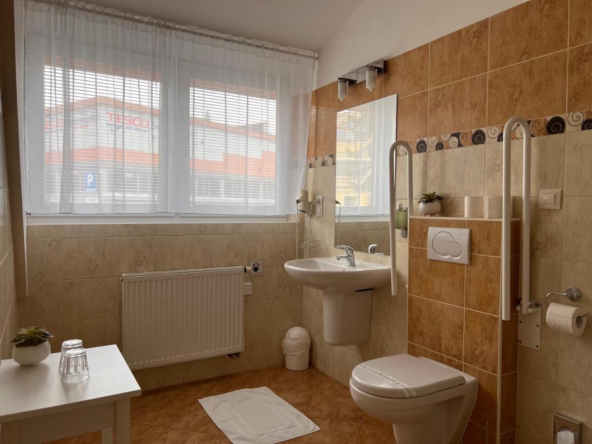 Tisnovska Rychta Hotel Buitenkant foto