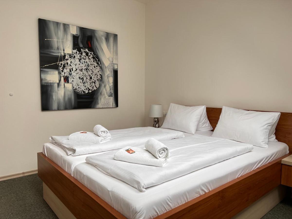 Tisnovska Rychta Hotel Buitenkant foto