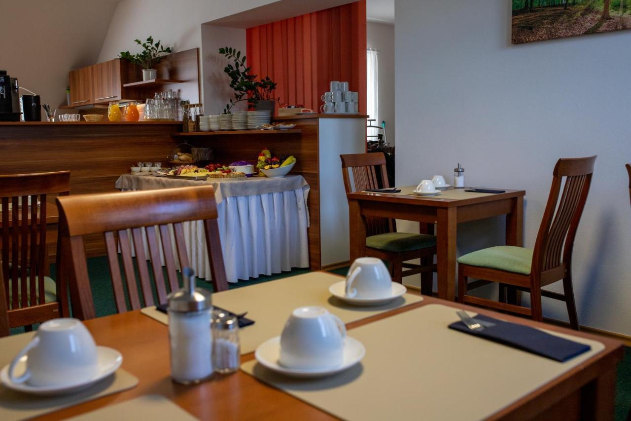 Tisnovska Rychta Hotel Buitenkant foto